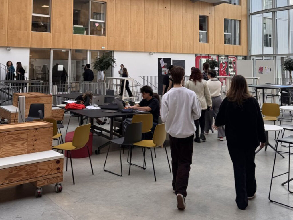 Deux semaines de défis créatifs pour les Bachelor Design Graphique 3e année !